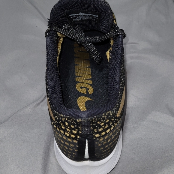 Nike running shoes - Picture 2 of 4